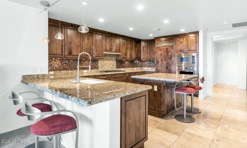 7181 E Camelback Rd-large-006-019-TOD758