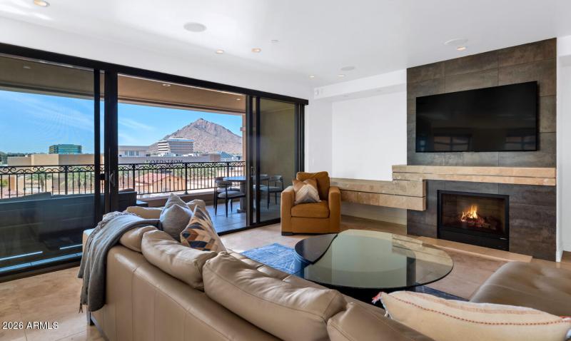 7181 E Camelback Rd-large-009-011-TOD755