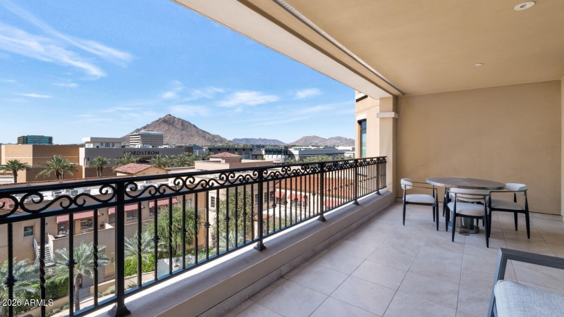 7181 E Camelback Rd-large-010-017-TOD756