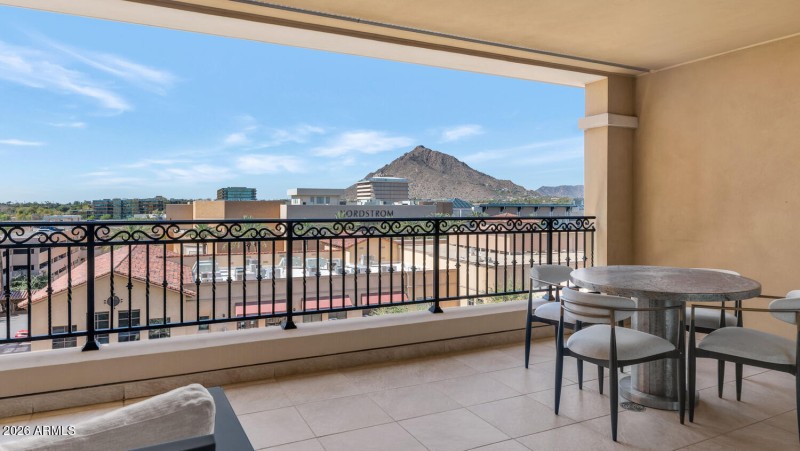 7181 E Camelback Rd-large-011-033-TOD757