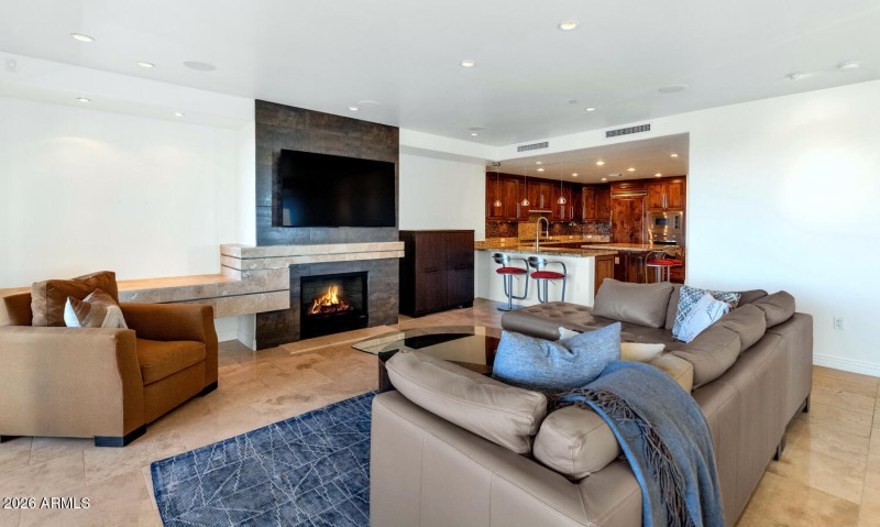 7181 E Camelback Rd-large-014-022-TOD758