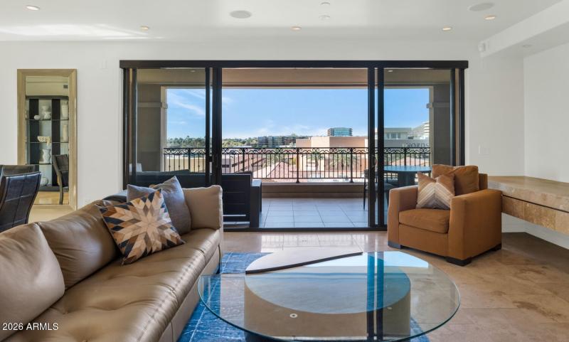 7181 E Camelback Rd-large-017-010-TOD752