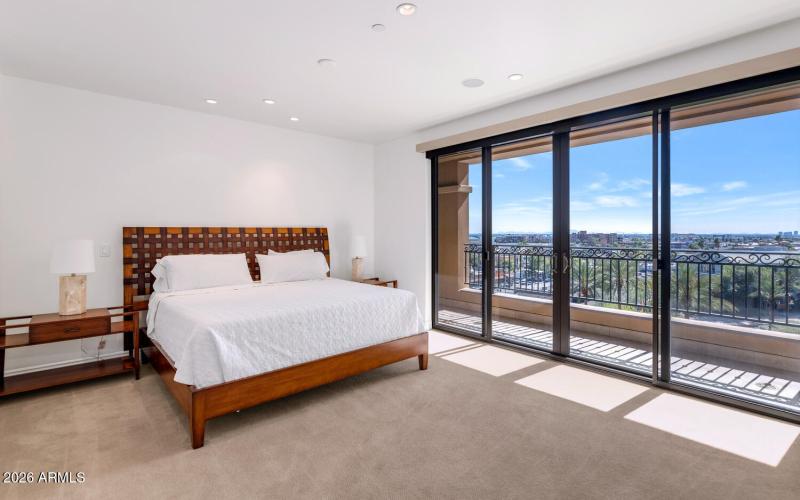 7181 E Camelback Rd-large-020-031-TOD760