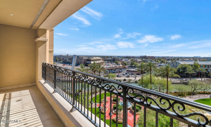 7181 E Camelback Rd-large-021-021-TOD761