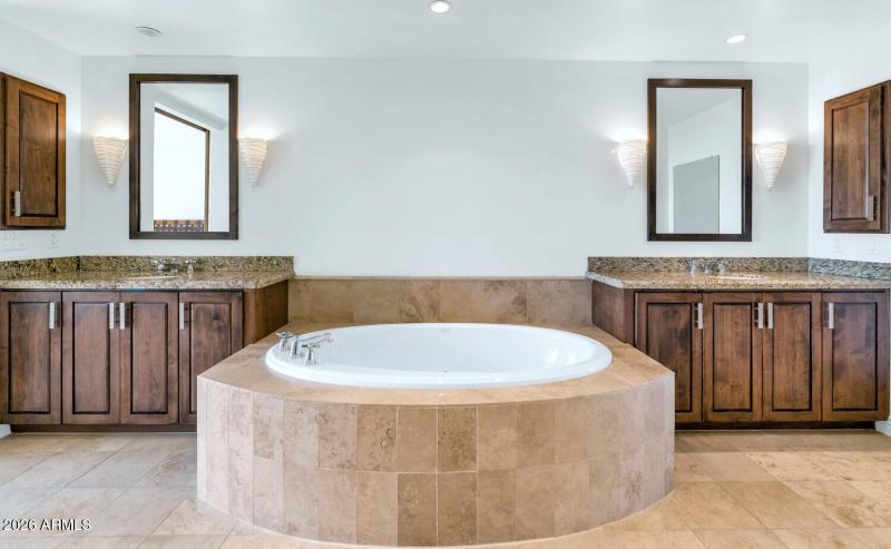 7181 E Camelback Rd-large-024-020-TOD761