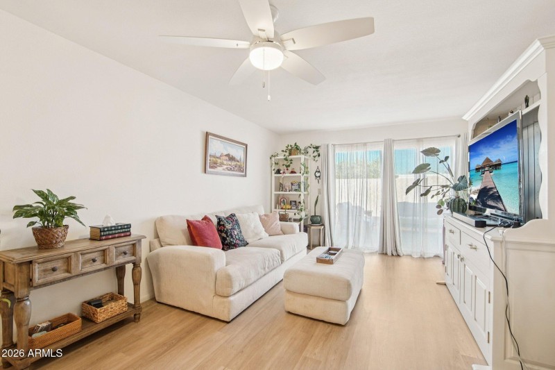 7-web-or-mls-W Harvard Dr-S2402-007