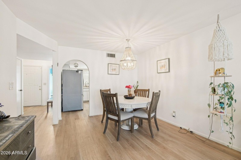 9-web-or-mls-W Harvard Dr-S2402-009