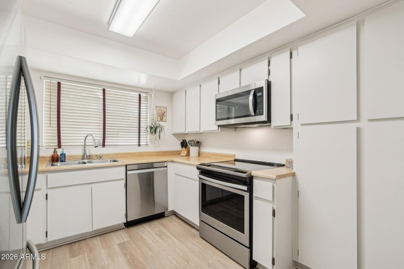 12-web-or-mls-W Harvard Dr-S2402-012