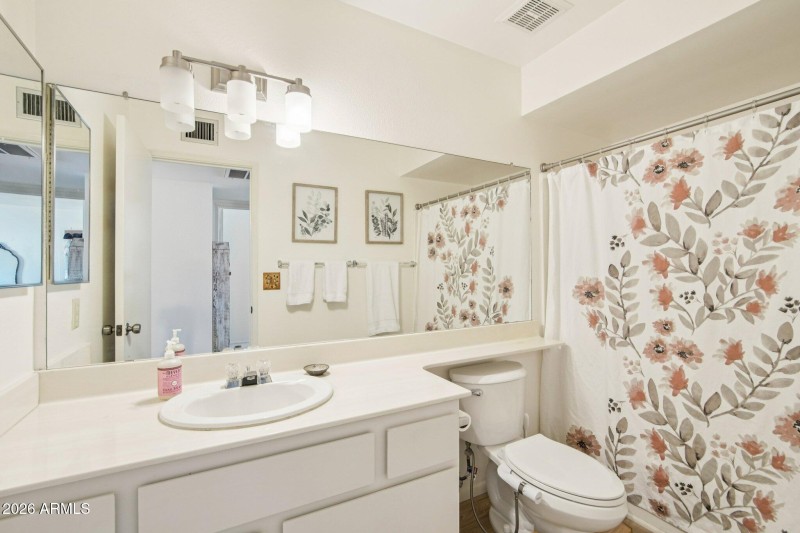 21-web-or-mls-W Harvard Dr-S2402-021