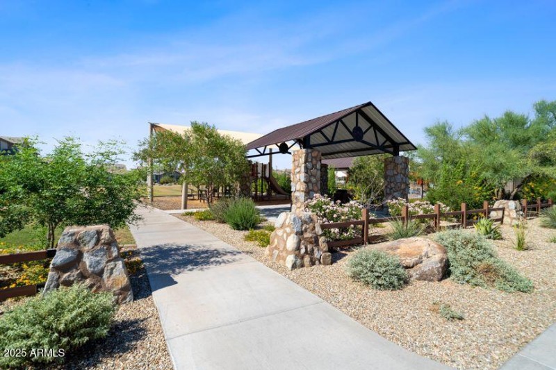 Rancho Mercado Community