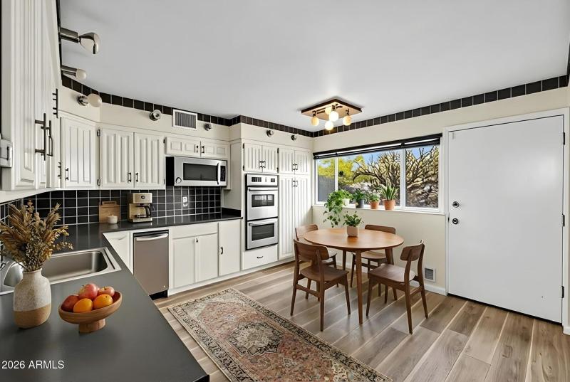 9-web-or-mls-collov-ai_20260213202638_bg