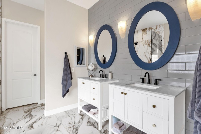 9718 E Inglewood Circle