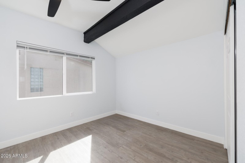 E Northshore Dr (1506)-39