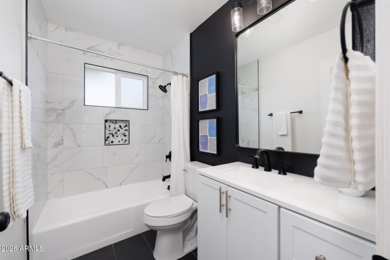 E Northshore Dr (1506)-34