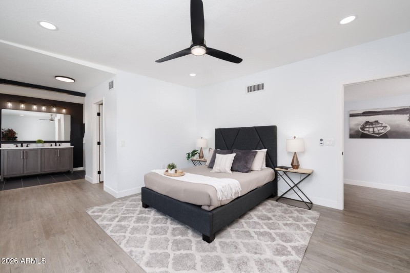 E Northshore Dr (1506)-30