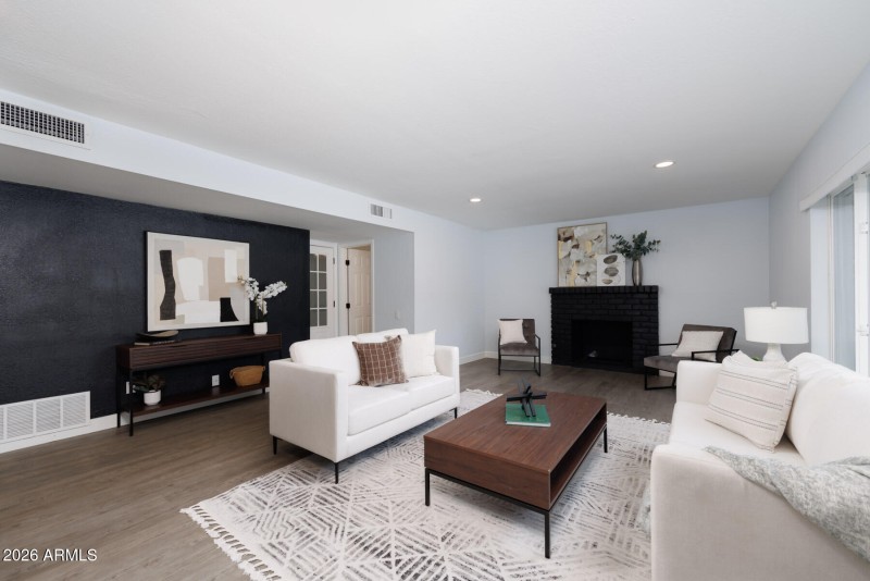 E Northshore Dr (1506)-26