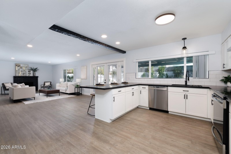 E Northshore Dr (1506)-23