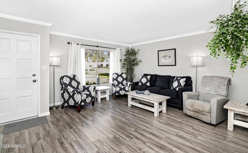 Spacious, light & bright