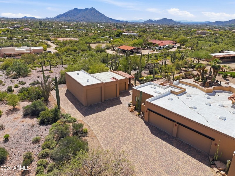 6601 E Willow Springs Ln N