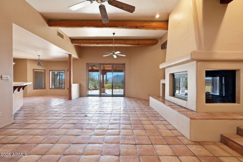 6601 E Willow Springs Ln N