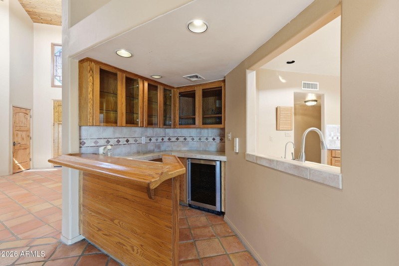 6601 E Willow Springs Ln N