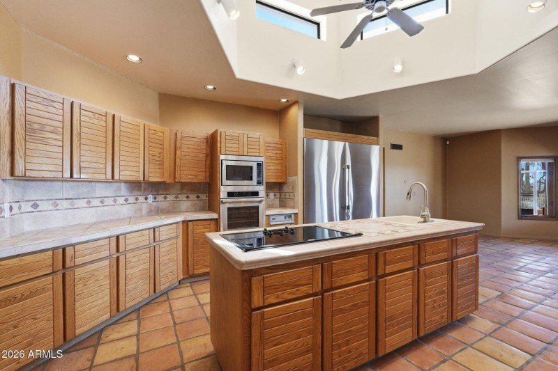 6601 E Willow Springs Ln N