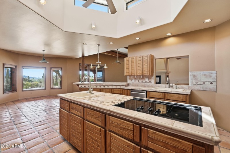 6601 E Willow Springs Ln N