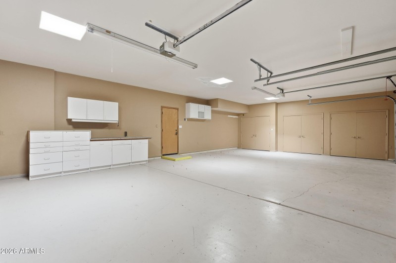 6601 E Willow Springs Ln N