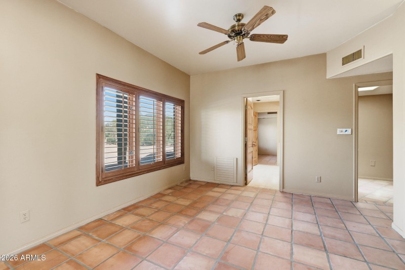 6601 E Willow Springs Ln N