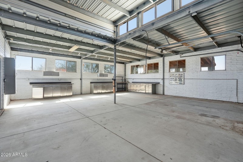 6601 E Willow Springs Ln N