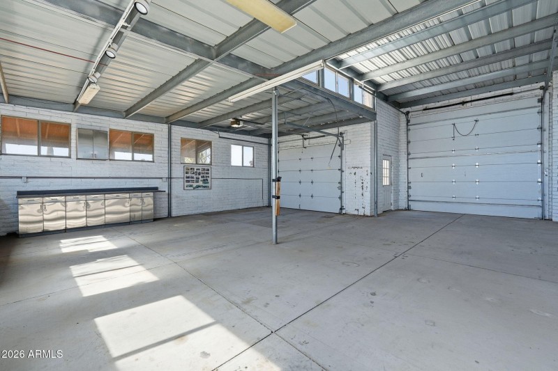 6601 E Willow Springs Ln N