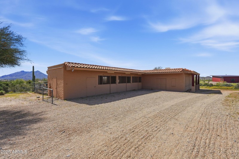 6601 E Willow Springs Ln N