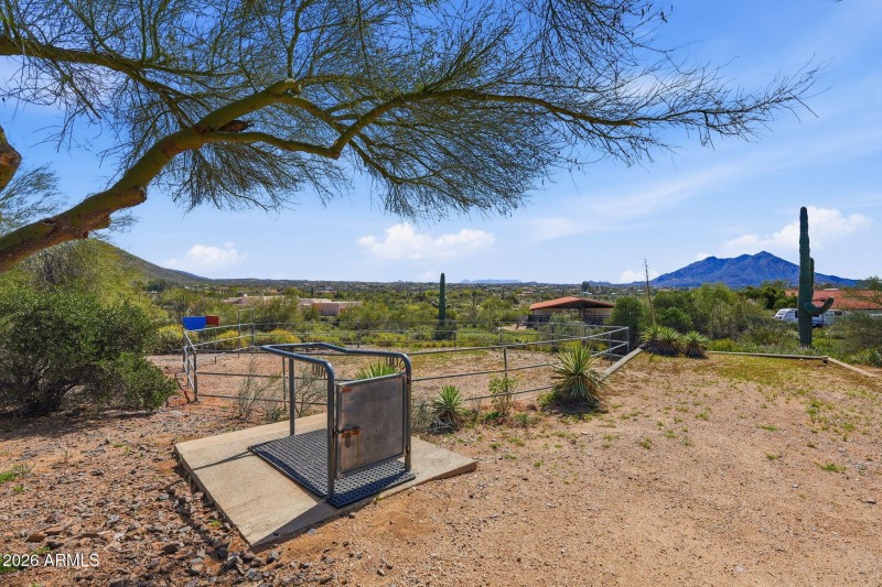 6601 E Willow Springs Ln N