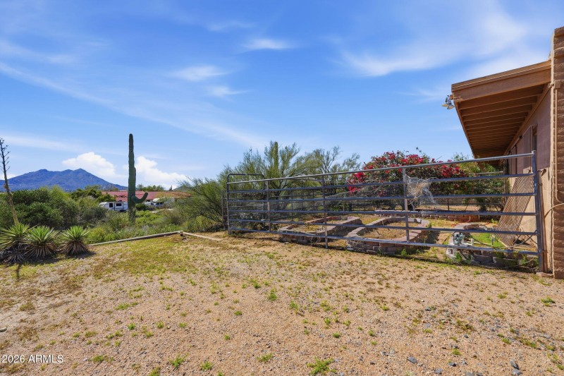 6601 E Willow Springs Ln N