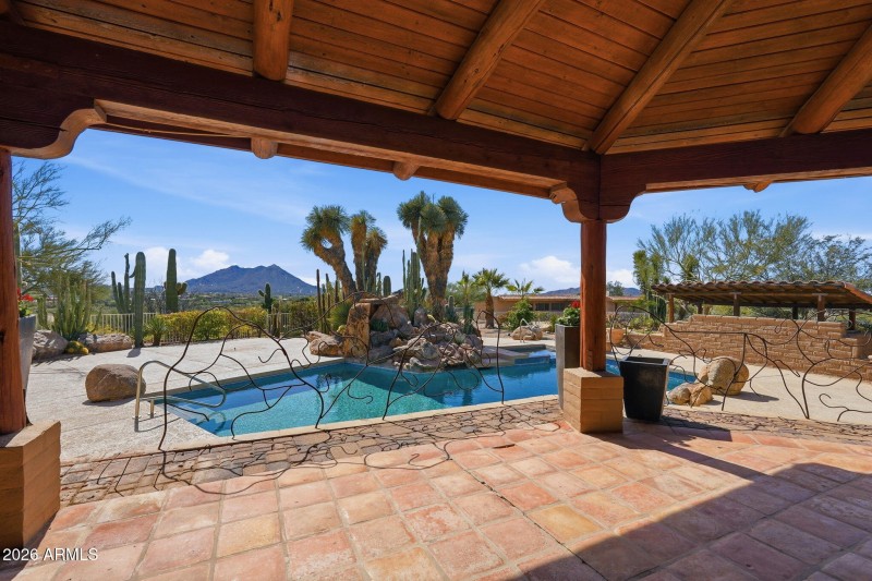 6601 E Willow Springs Ln N