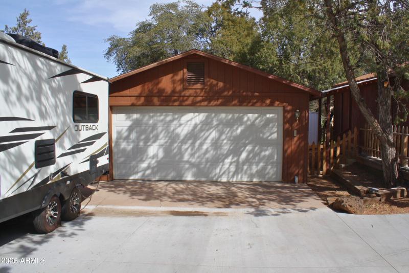 27a65e9d-1960-40f9-8d61-eafbbc0087ec