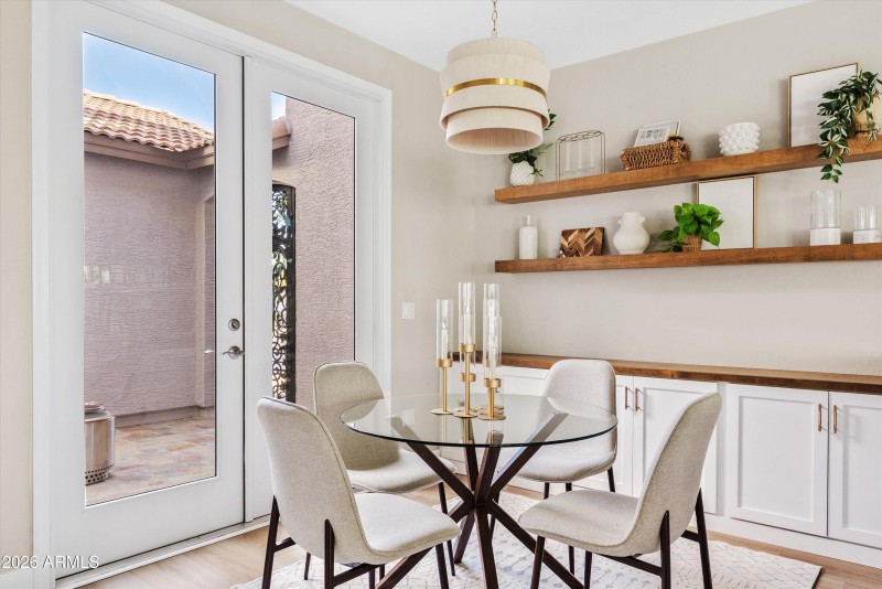 Breakfast Nook & Storage