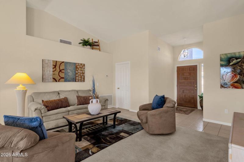 7-web-or-mls-16245-e-montrose-dr