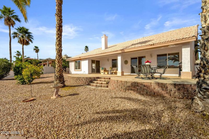 31-web-or-mls-16245-e-montrose-dr