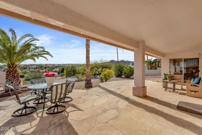 35-web-or-mls-16245-e-montrose-dr