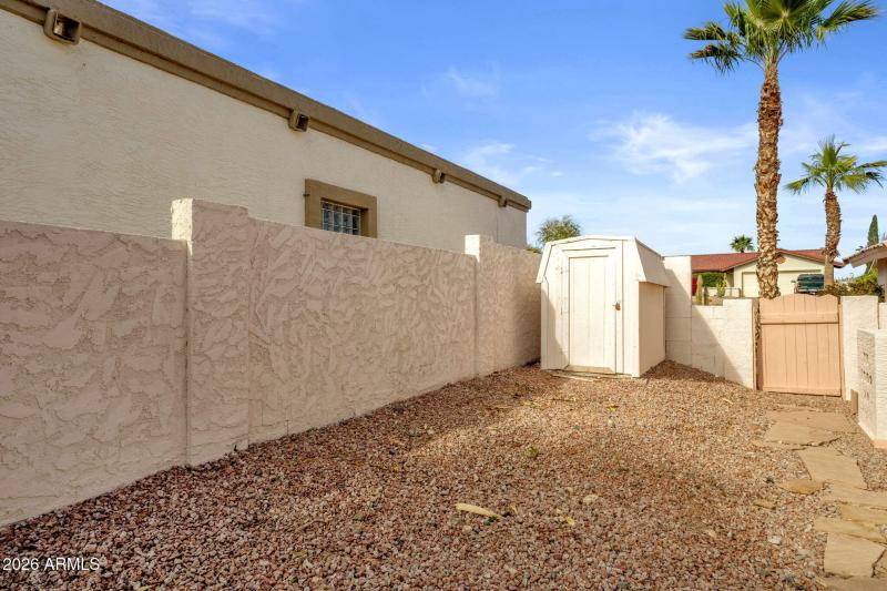 38-web-or-mls-16245-e-montrose-dr