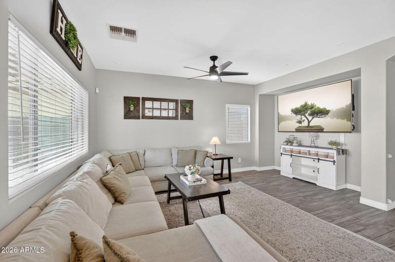 4-web-or-mls-16W Dragon Tree Ave