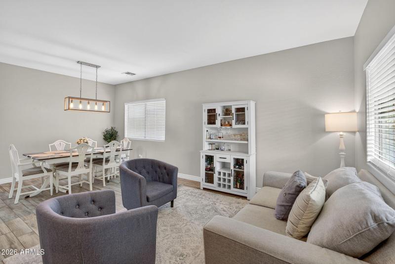 9-web-or-mls-05W Dragon Tree Ave