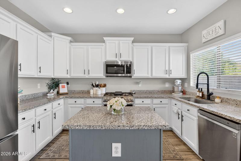 10-web-or-mls-20W Dragon Tree Ave