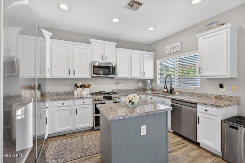 11-web-or-mls-21W Dragon Tree Ave