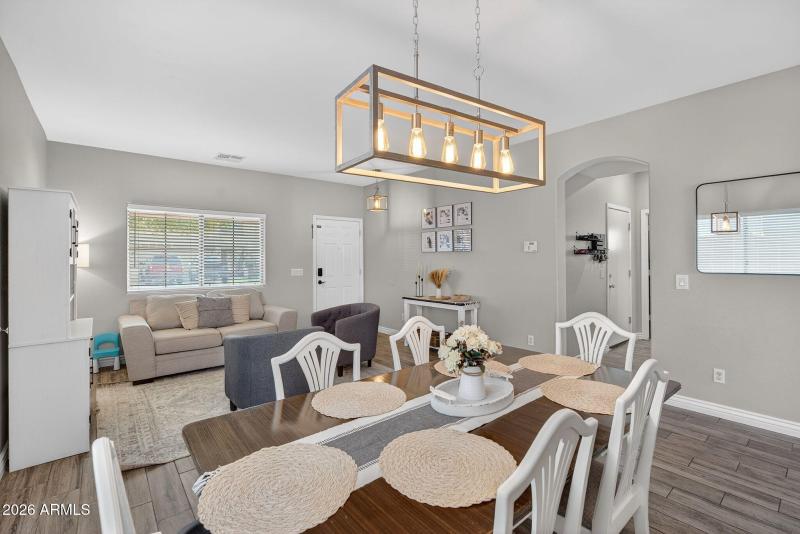 19-web-or-mls-08W Dragon Tree Ave