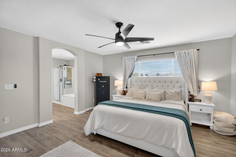 23-web-or-mls-29W Dragon Tree Ave