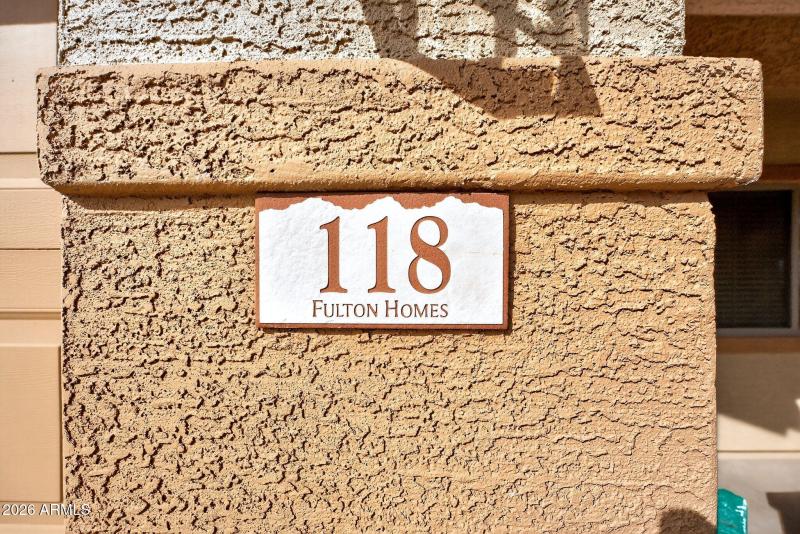 66-web-or-mls-01W Dragon Tree Ave