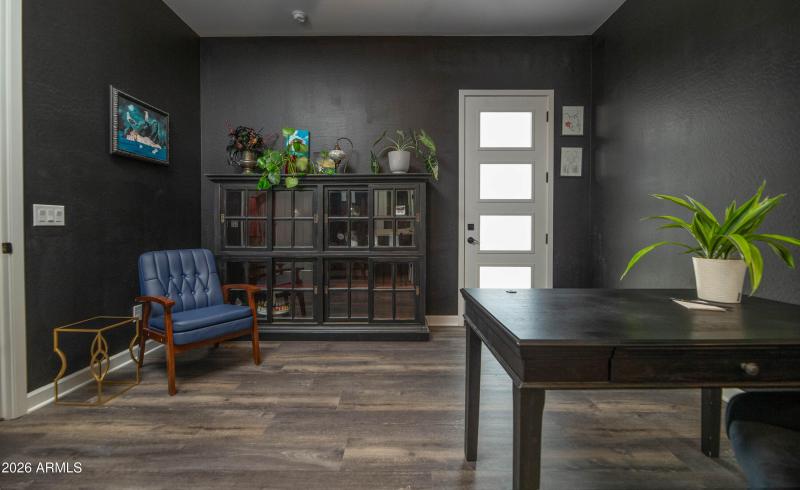 MIL Suite sep entrance