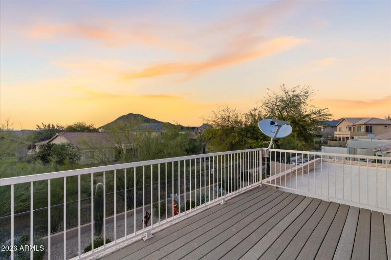 View Deck w Mountain & Sunset Views